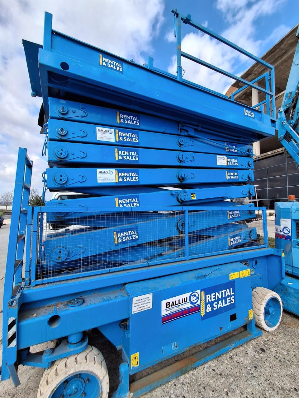 Platformë Elektrike LiftLux SL 180-12E2WD – 20 m – 2004 7