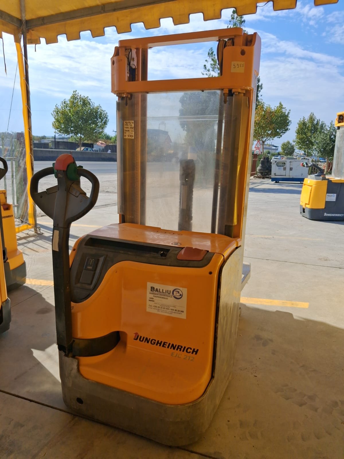Transpaletë elektrike Jungheinrich EJC 212 5